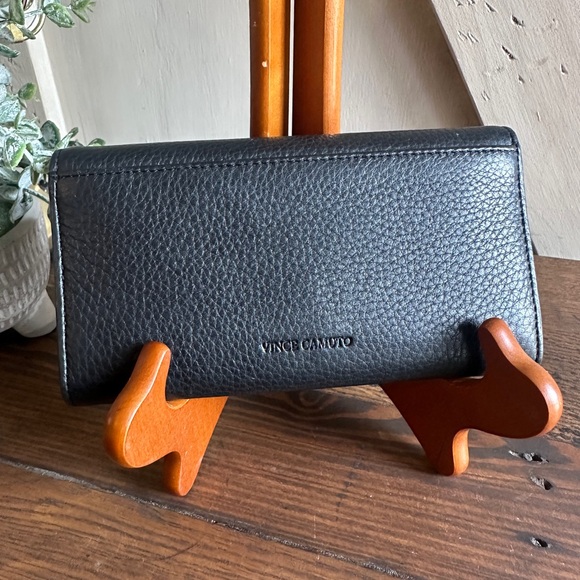 Vince Camuto Black Leather Clutch Wallet | VC-Bitty - Picture 3 of 8